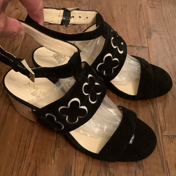 Nine West Adorable Leather Open Toe Ankle Strap Four Clover Decor Cork Heels. 7M - Picture 2 of 11